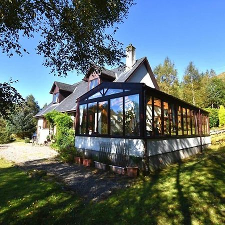 Tarmachan Cottage - West Highland Getaway フォート・ウィリアム エクステリア 写真