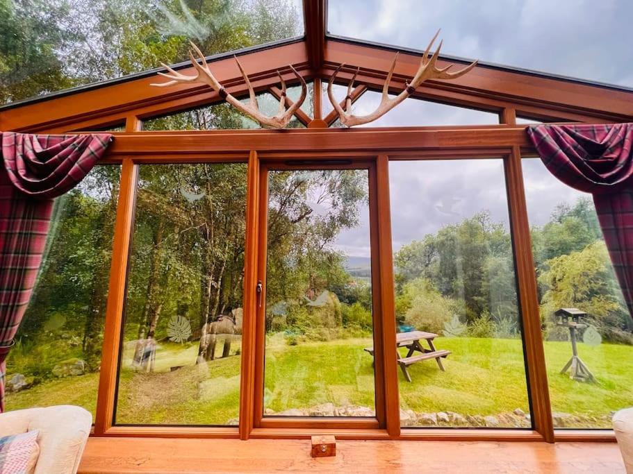 Tarmachan Cottage - West Highland Getaway フォート・ウィリアム エクステリア 写真