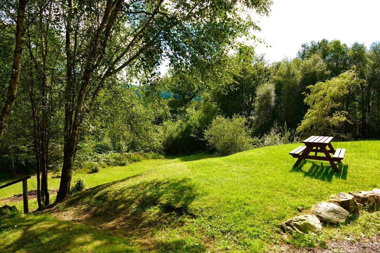 Tarmachan Cottage - West Highland Getaway フォート・ウィリアム エクステリア 写真